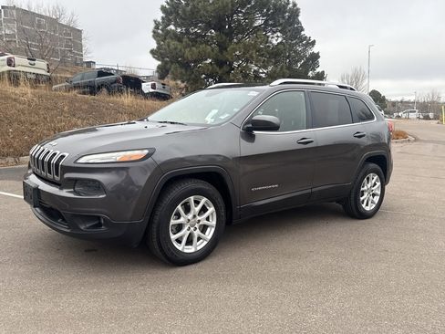 Used 2016 Jeep Cherokee Latitude w/ Cold Weather Group image 3