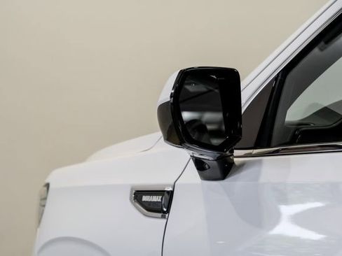 Used 2021 GMC Yukon XL SLT w/ Rear Media and Nav Package AWD/4WD image 33