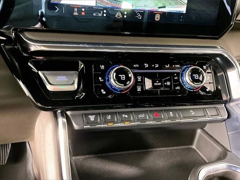 Used 2024 GMC Sierra 2500 Denali w/ Denali Reserve Package image 15