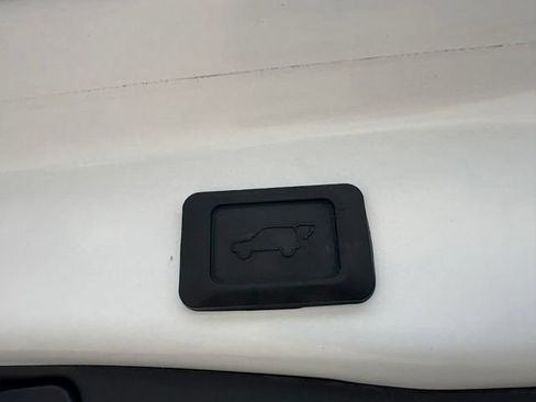Used 2025 Toyota RAV4 XLE Premium FWD image 34
