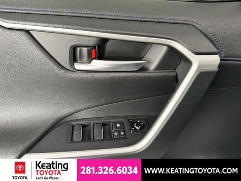 Used 2019 Toyota RAV4 XSE AWD/4WD image 12
