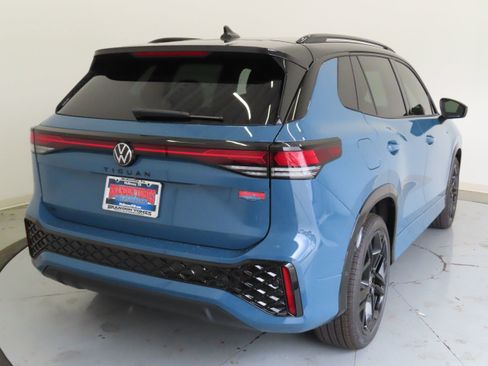 New 2026 Volkswagen Tiguan SE R-Line image 4