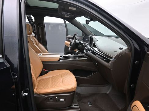 Used 2023 Cadillac Escalade Premium Luxury w/ Performance Package AWD/4WD image 30