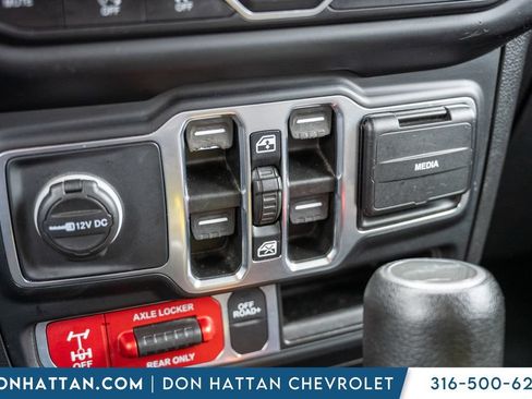 Used 2021 Jeep Gladiator Mojave w/ Cold Weather Group AWD/4WD image 13