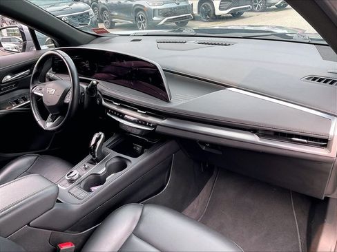 Used 2024 Cadillac XT4 Premium Luxury AWD/4WD image 13