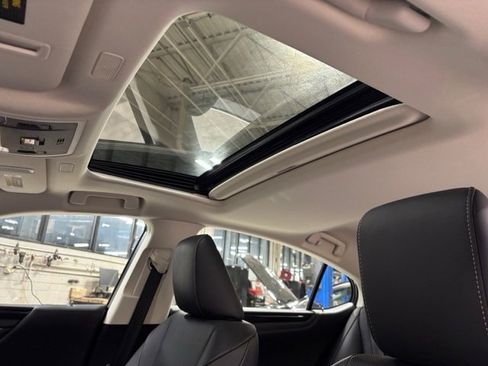 Used 2020 Lexus ES 350 w/ Premium Package image 22