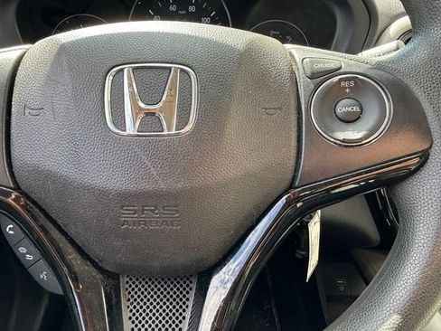 Used 2021 Honda HR-V LX image 8