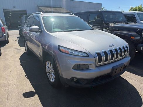 Used 2014 Jeep Cherokee Latitude AWD/4WD image 1