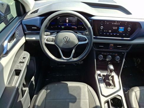 Certified 2023 Volkswagen Taos SE w/ Panoramic Sunroof Package FWD image 11