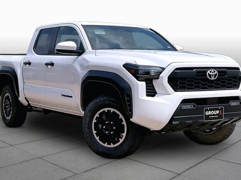 Used 2024 Toyota Tacoma TRD Off-Road AWD/4WD image 4