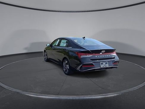New 2026 Hyundai Elantra Limited FWD image 7