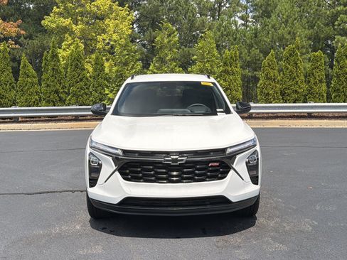 Used 2025 Chevrolet Trax RS w/ Driver Confidence Package FWD image 9