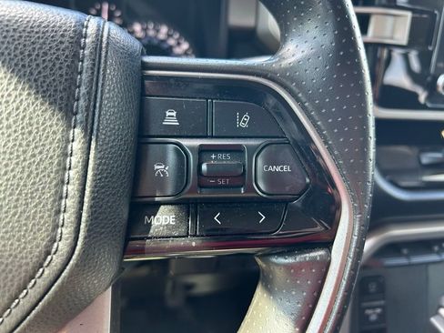 Used 2022 Toyota Tundra SR5 w/ SR5 Convenience Package AWD/4WD image 18