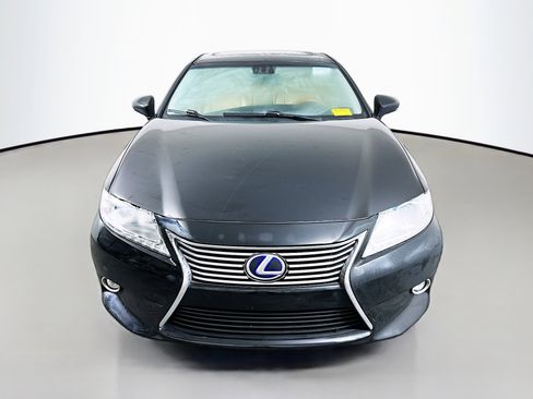 Used 2015 Lexus ES 300h Hybrid image 2