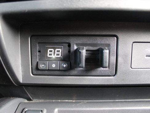 Used 2020 Nissan Titan PRO-4X w/ Pro-4x Convenience Package image 24