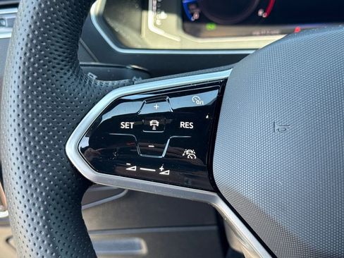 Used 2024 Volkswagen Tiguan SEL R-Line image 25