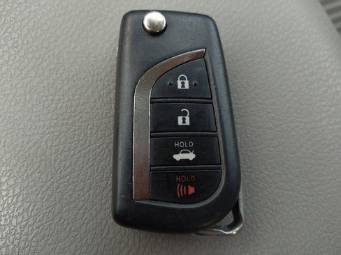 Used 2019 Toyota Camry SE FWD image 32