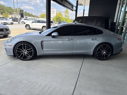 Used 2023 Porsche Panamera Platinum Edition image 3