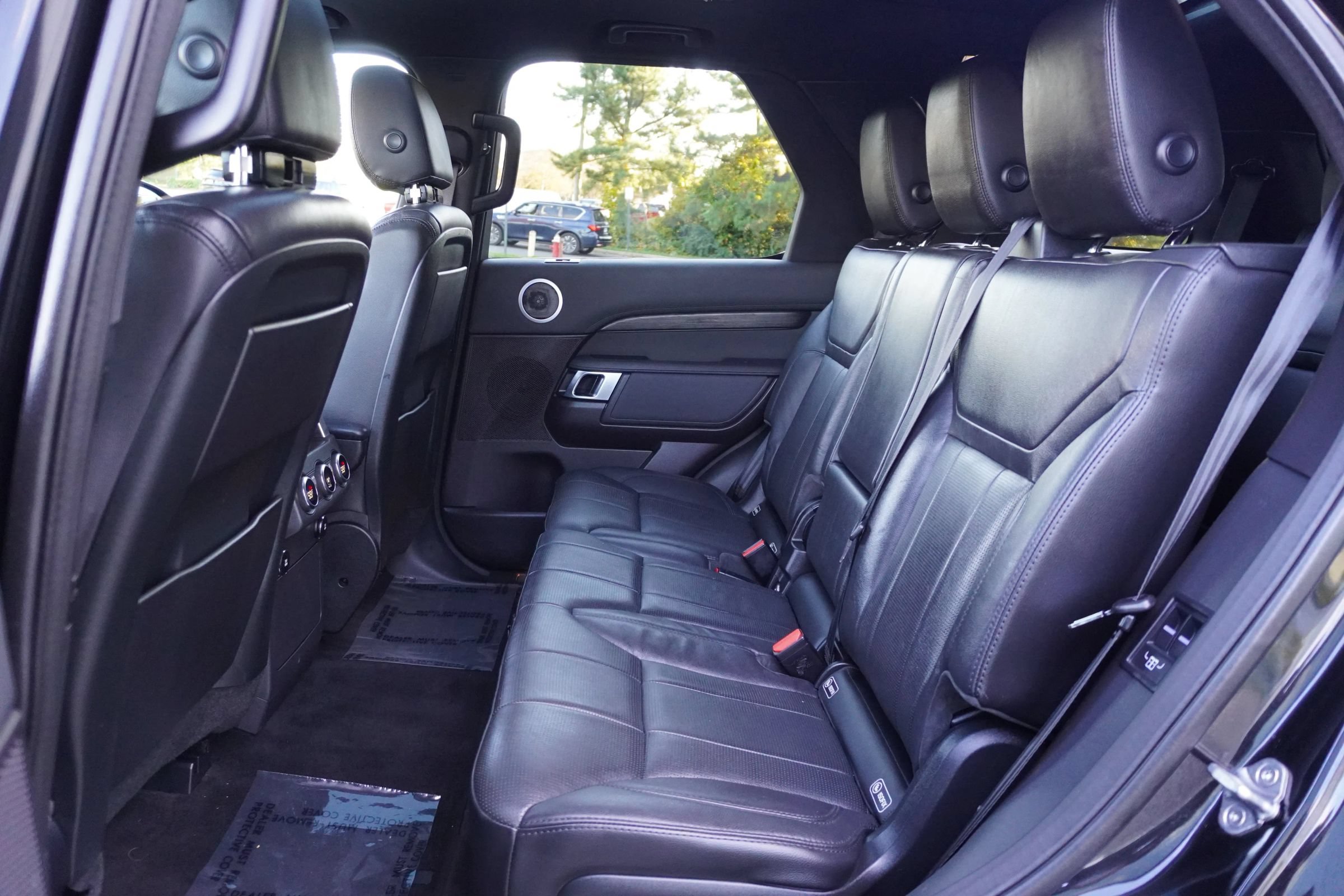 Used 2018 Land Rover Discovery HSE AWD/4WD image 10