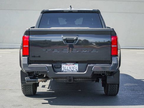 Certified 2025 Toyota Tacoma TRD Off-Road AWD/4WD image 6
