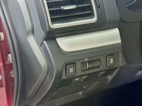 Used 2016 Subaru Crosstrek 2.0i Premium image 10