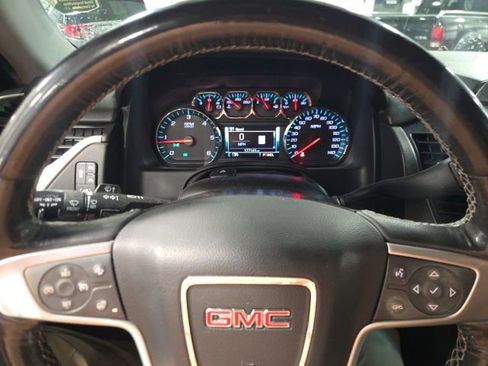 Used 2018 GMC Yukon XL SLT AWD/4WD image 15
