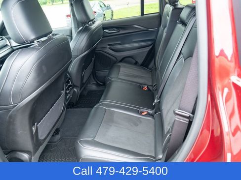 Used 2025 Jeep Grand Cherokee Altitude AWD/4WD image 30