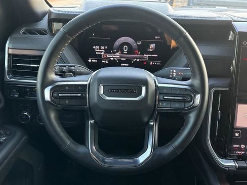 Used 2025 GMC Yukon Denali AWD/4WD image 19