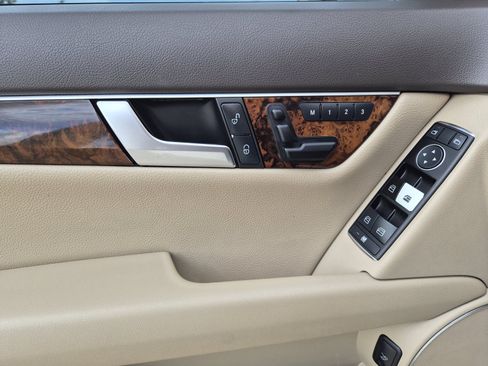 Used 2014 Mercedes-Benz C 250 Sedan image 10