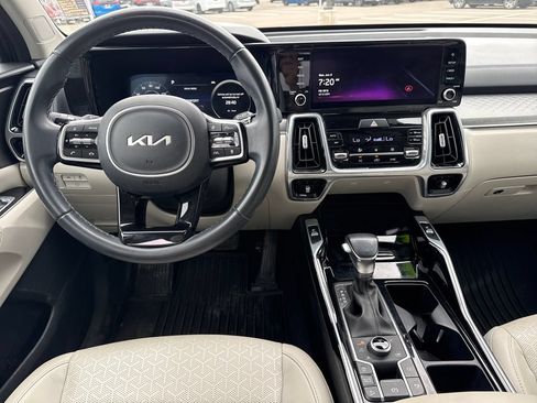 Used 2023 Kia Sorento SX AWD/4WD image 11