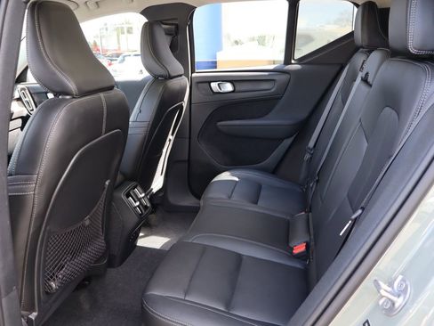 Used 2024 Volvo XC40 B5 Plus AWD/4WD image 11