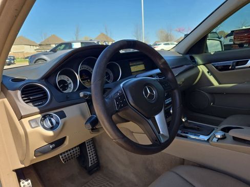 Used 2012 Mercedes-Benz C 300 Sport image 2