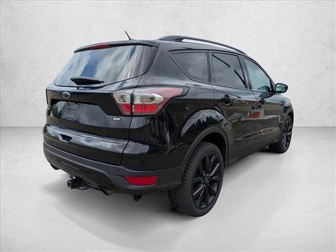 Used 2017 Ford Escape SE w/ SE Sport Appearance Package FWD image 5