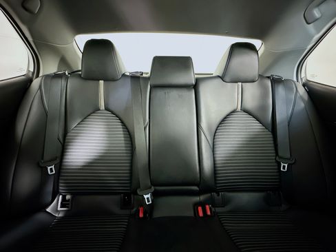 Used 2024 Toyota Camry SE image 28