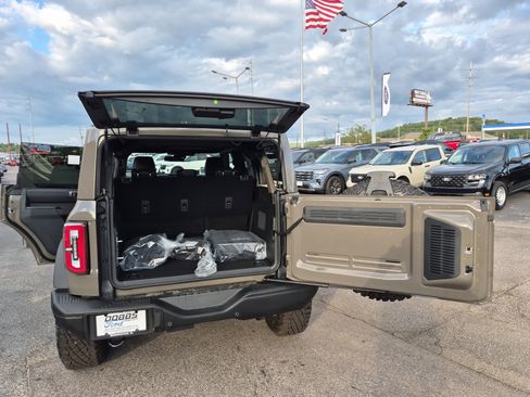New 2025 Ford Bronco Badlands image 17