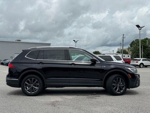 Used 2023 Volkswagen Tiguan SE w/ Panoramic Sunroof Package FWD image 8