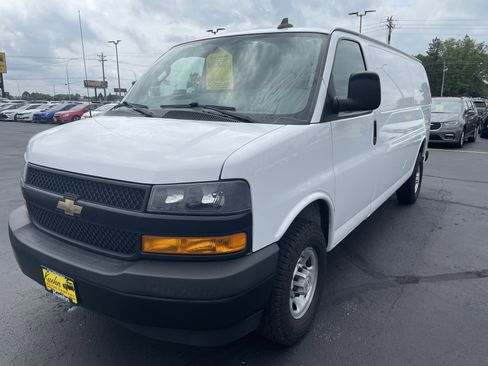 Used 2022 Chevrolet Express 2500 Extended w/ Driver Convenience Package image 4