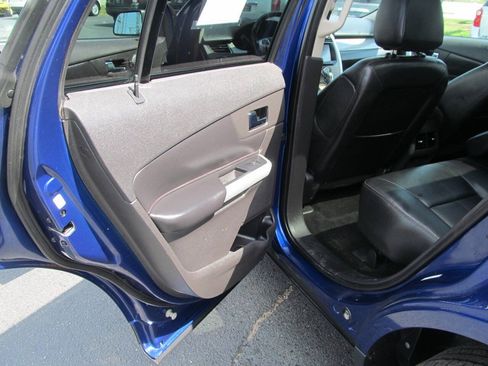 Used 2013 Ford Edge SEL FWD image 16