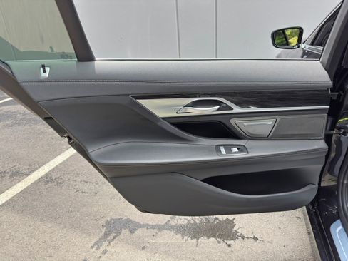 Used 2019 BMW 740i RWD image 45