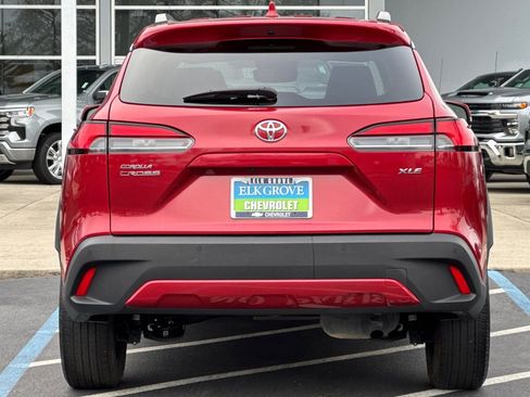 Used 2024 Toyota Corolla Cross XLE image 4