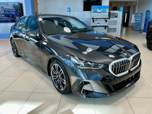 Used 2026 BMW 540i xDrive image 1