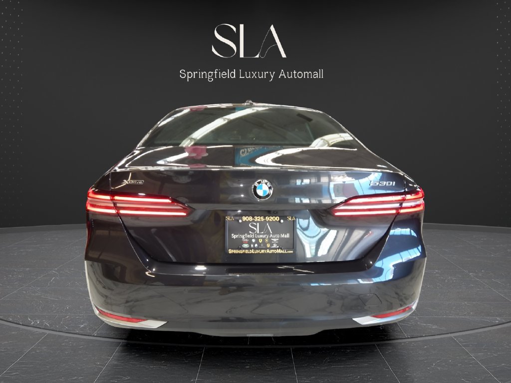 Used 2025 BMW 530i xDrive w/ Premium Package AWD/4WD image 7