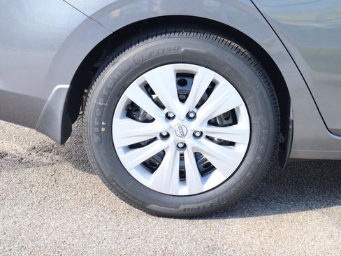 Used 2025 Nissan Sentra S image 7