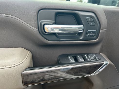 Used 2022 Chevrolet Silverado 2500 LTZ w/ LTZ Convenience Package image 24