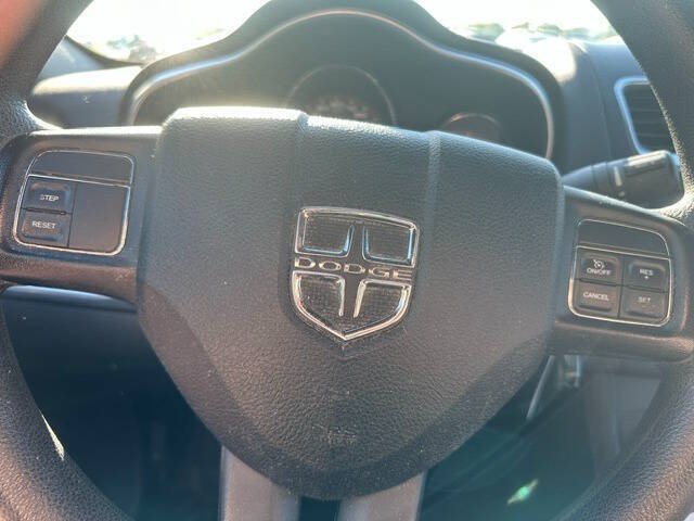Used 2013 Dodge Avenger SE FWD image 18