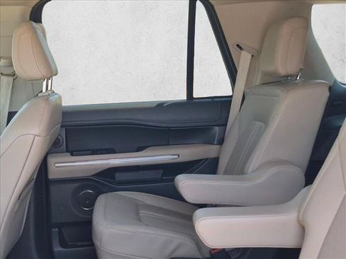 Used 2024 Ford Expedition Limited RWD image 12