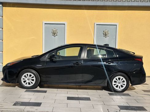 Used 2022 Toyota Prius LE image 13