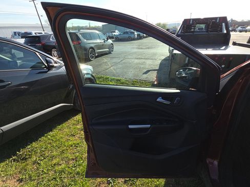 Used 2014 Ford Escape SE image 7