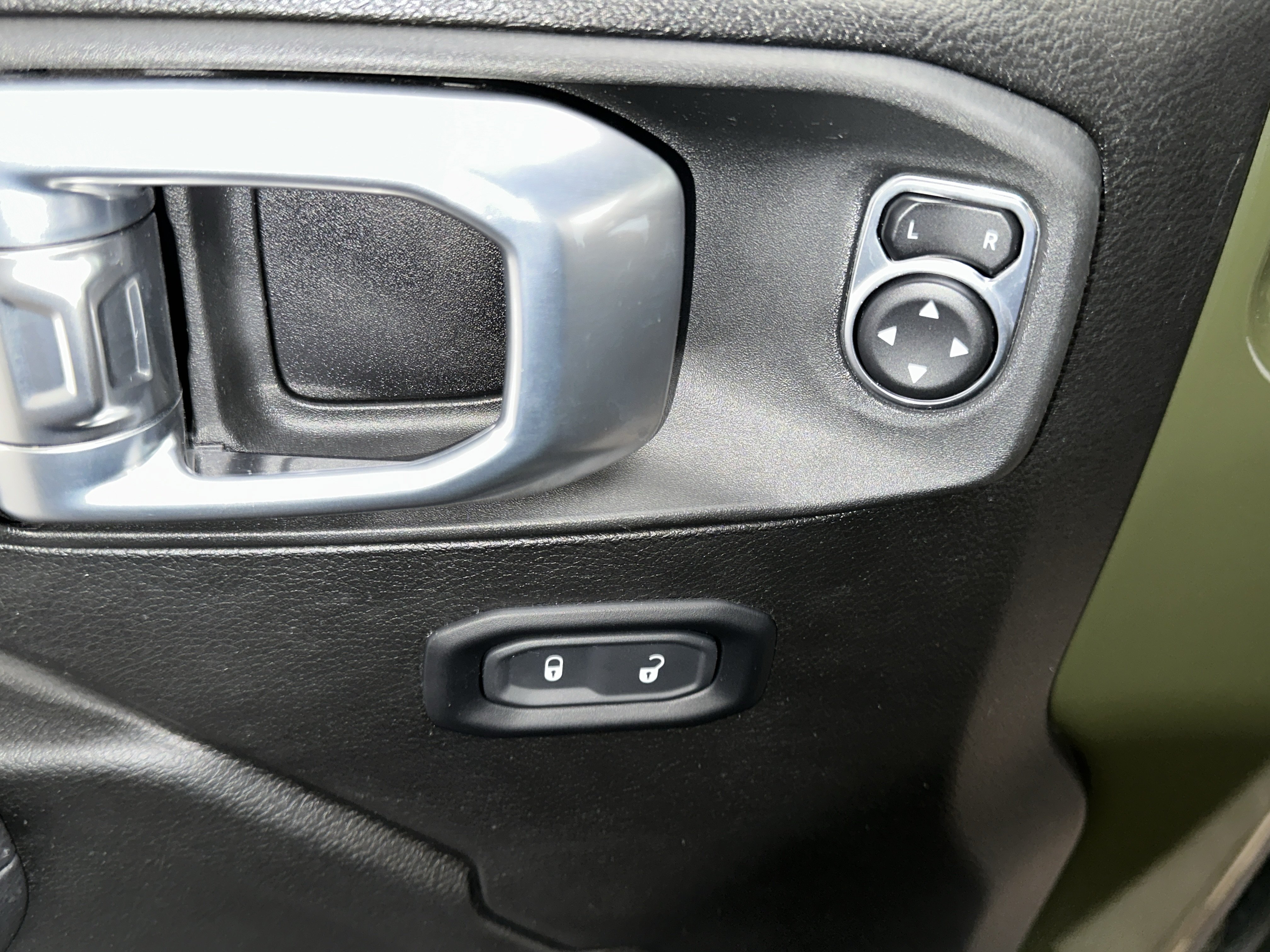 Used 2022 Jeep Wrangler Unlimited Sport AWD/4WD image 21