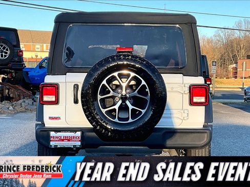 Used 2025 Jeep Wrangler Sport S image 4